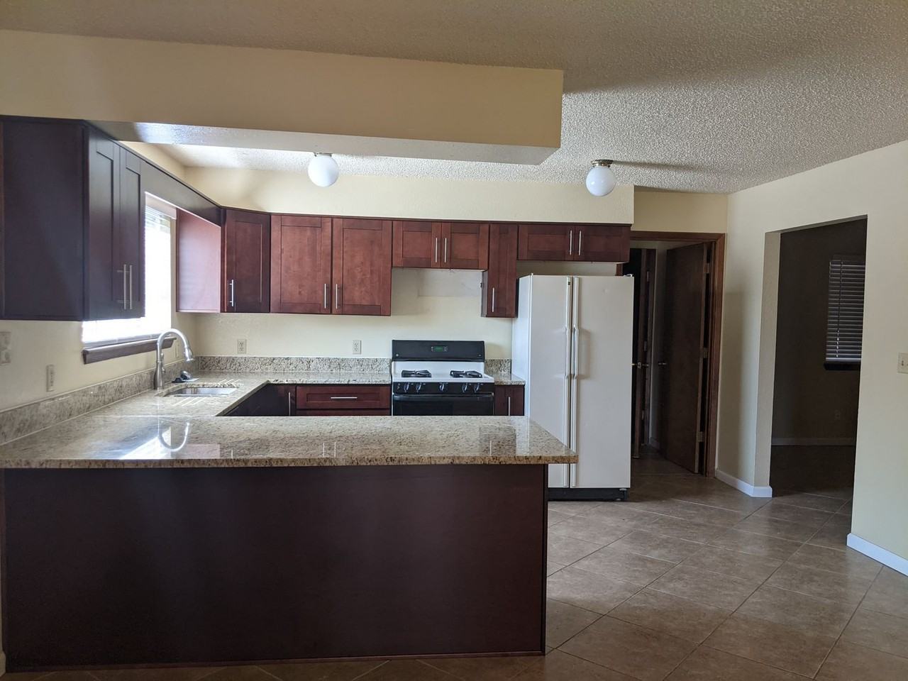 3409 Mission Arch Dr - Photo 4 of 18