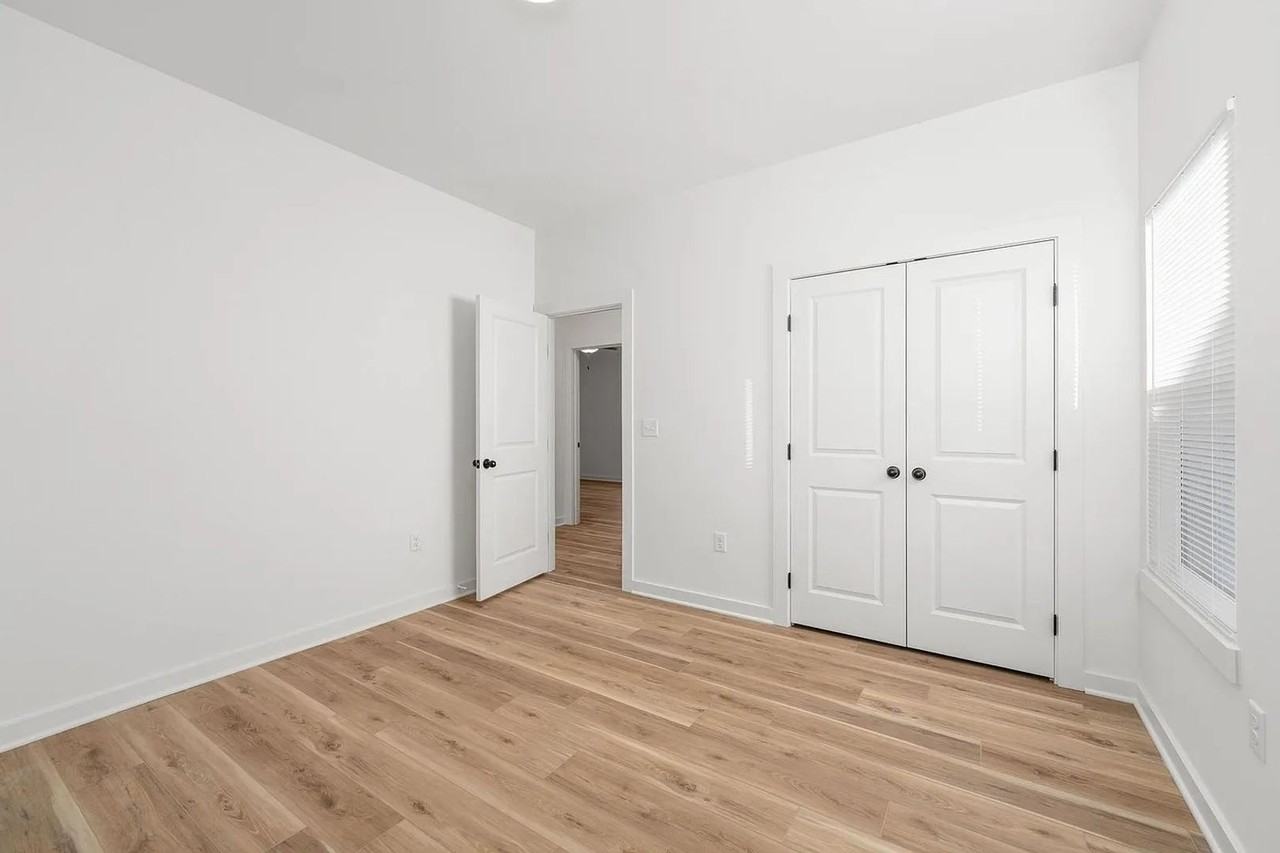 2325 S Spring Hill Ct - Photo 4 of 21