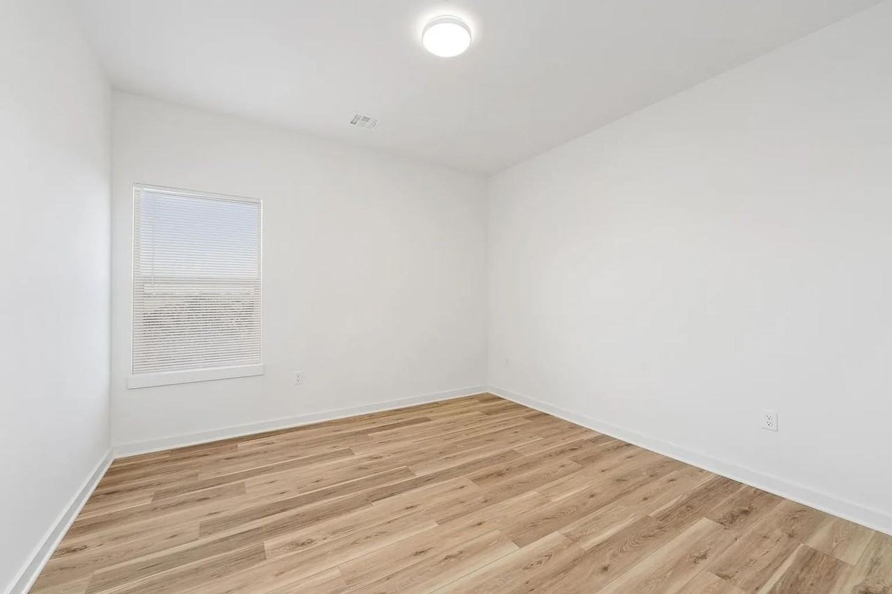 2325 S Spring Hill Ct - Photo 5 of 21