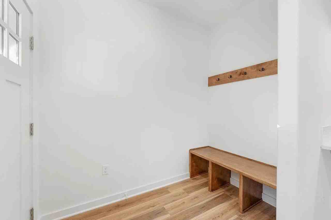 2325 S Spring Hill Ct - Photo 7 of 21