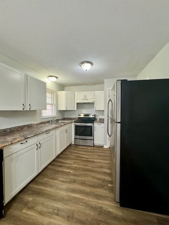 11700 E 56th St - Photo 5 of 11