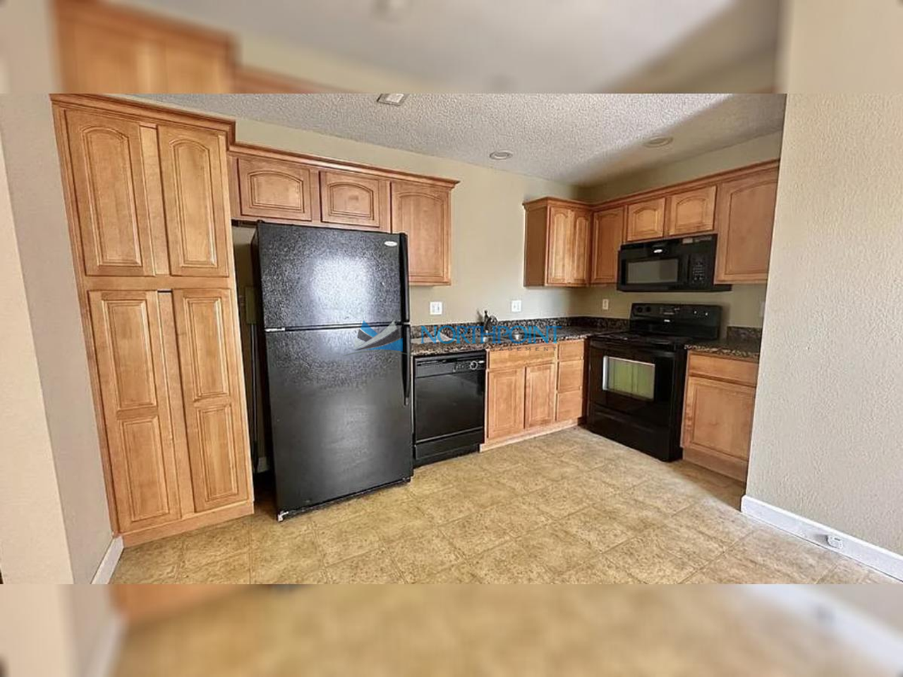 Fantastic 3BR 2.5 BA Home w/ Granite + Garage in Blue Springs - Photo 2 of 16