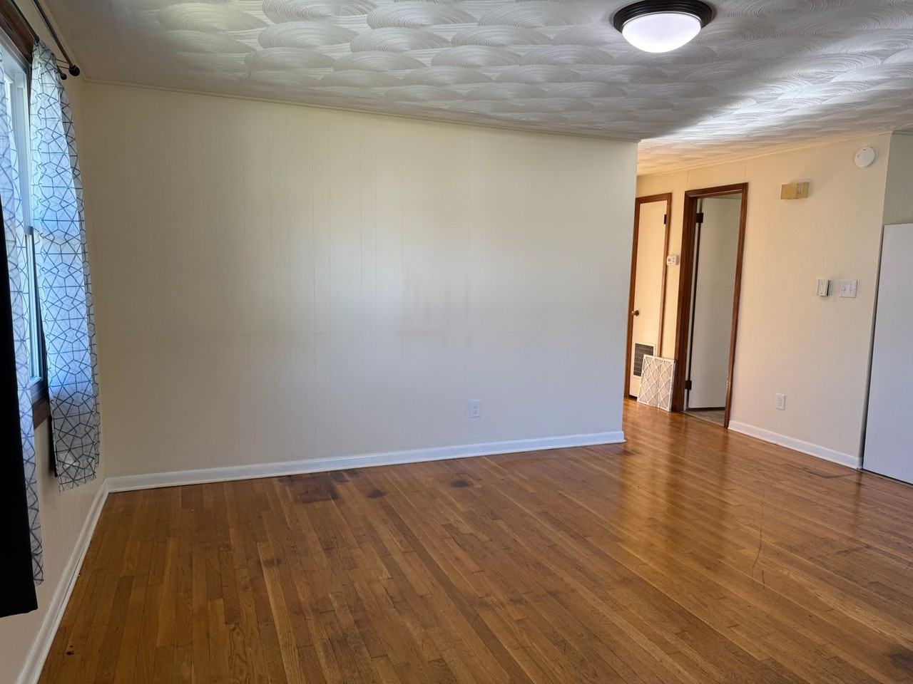 1235 5th Ave Sw - Photo 4 of 27