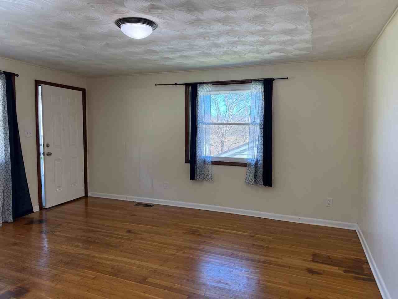 1235 5th Ave Sw - Photo 5 of 27