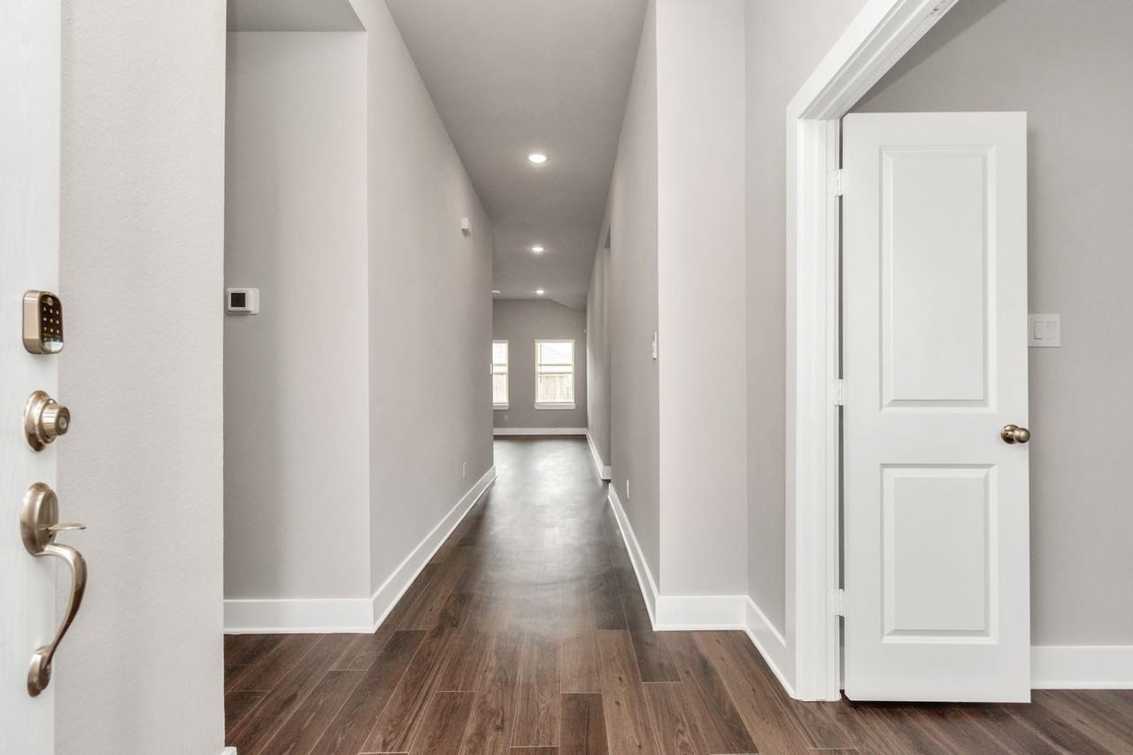 10522 Moon Valley Ln - Photo 2 of 39