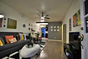 featured image of 12423 Chandler Blvd