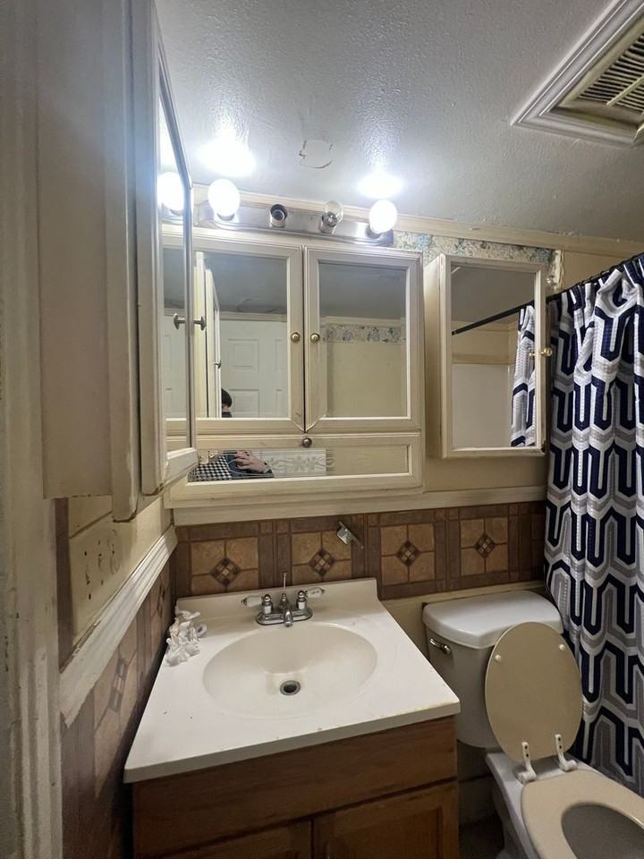 520 W Main St - Photo 3 of 9