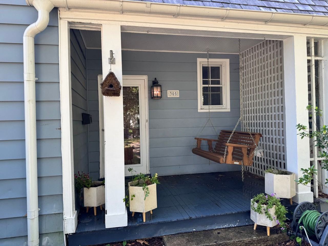 305 Hurley Ave - Photo 2 of 16