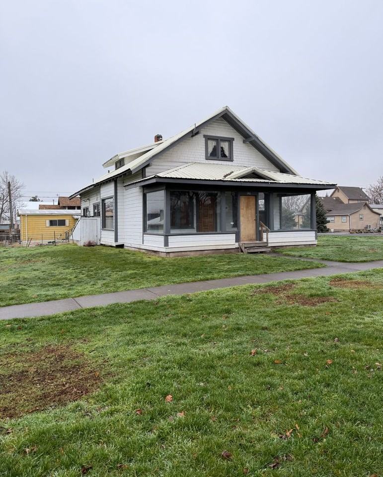 146 S 4th St - Photo 2 of 22