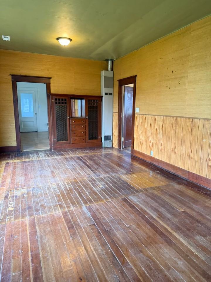 146 S 4th St - Photo 4 of 22