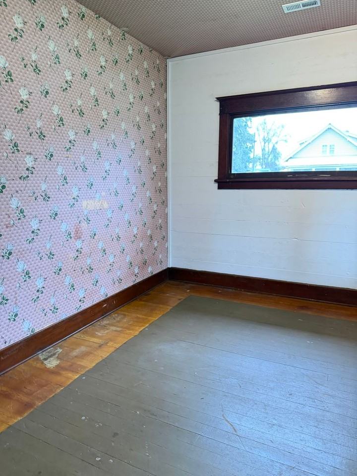 146 S 4th St - Photo 5 of 22