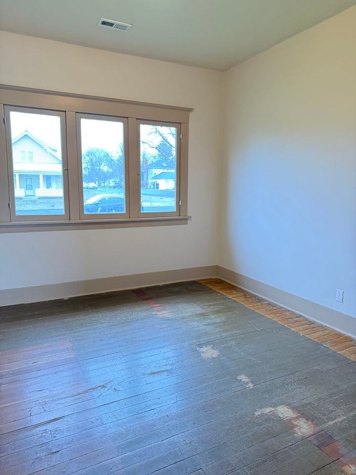 146 S 4th St - Photo 7 of 22