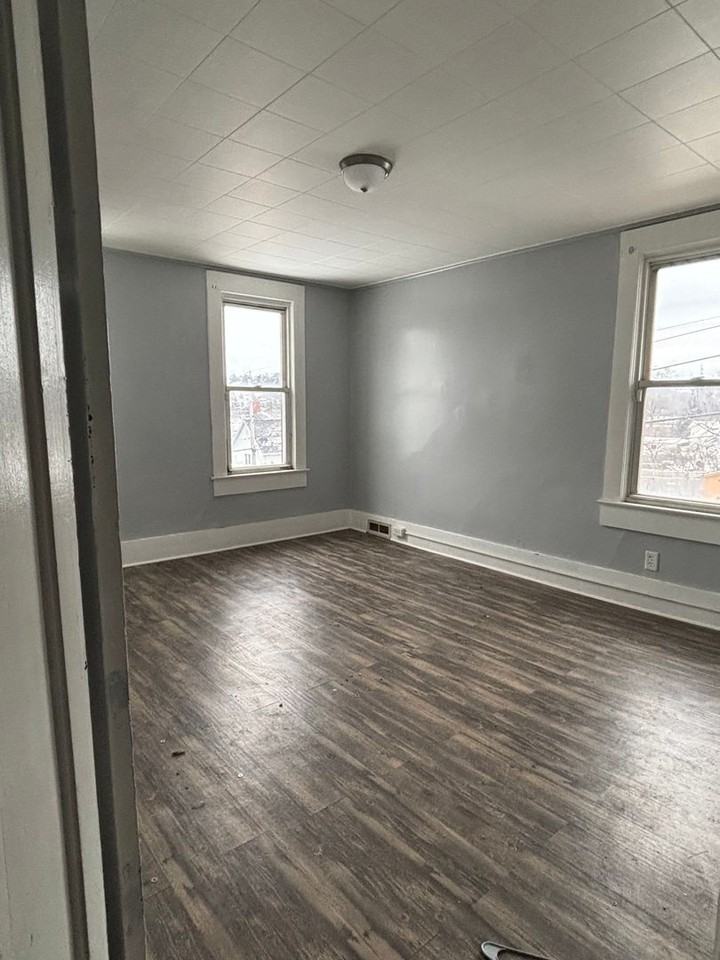 193 Elmwood St #1 - Photo 6 of 8