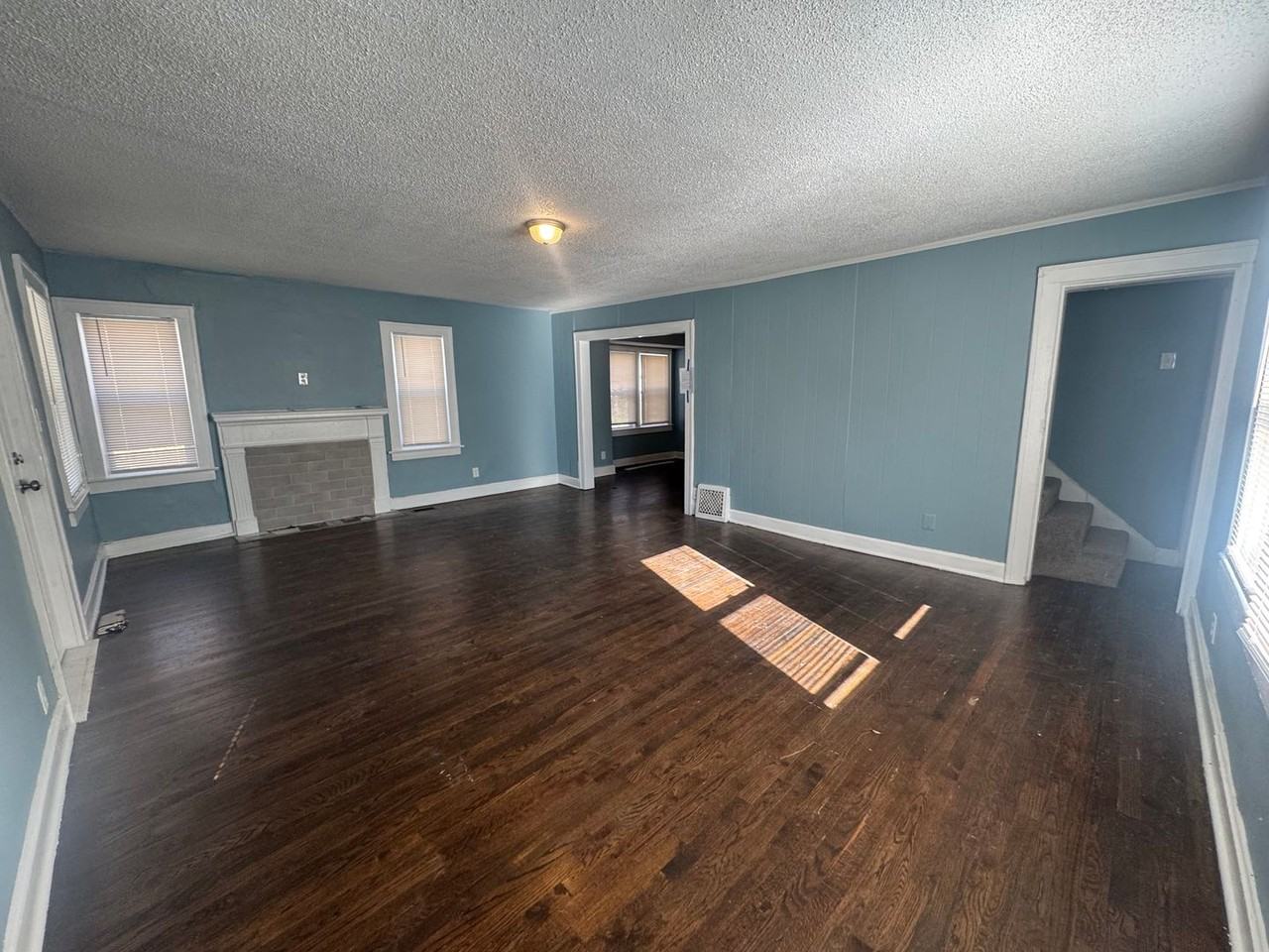 5701 Wabash Ave - Photo 4 of 23