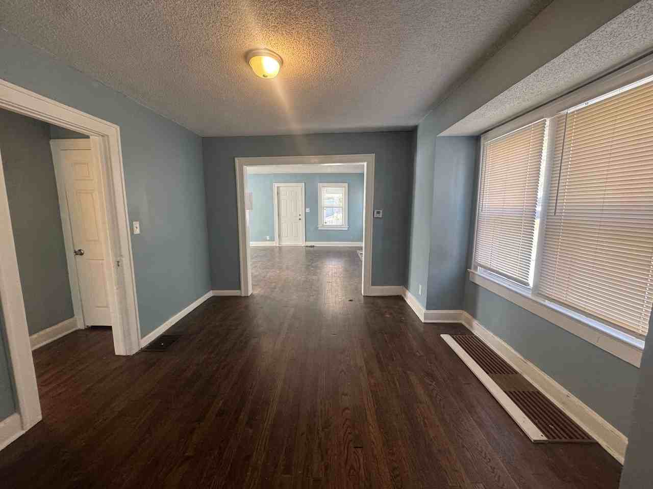 5701 Wabash Ave - Photo 5 of 23