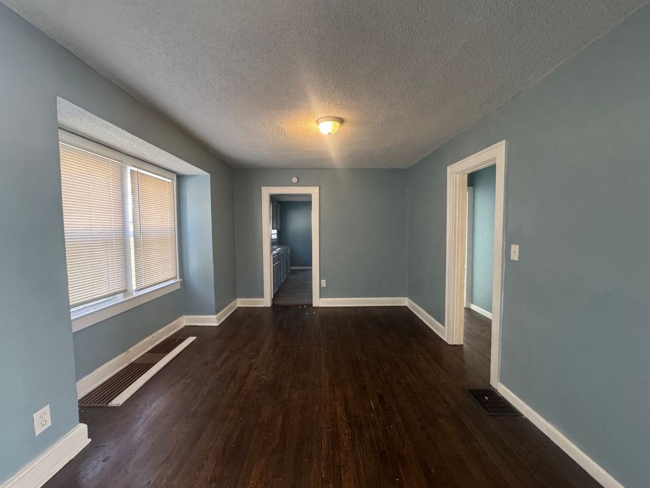 5701 Wabash Ave - Photo 6 of 23