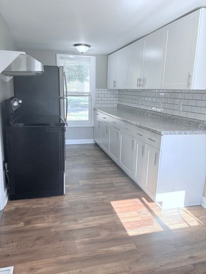 78 Oak St - Photo 2 of 16