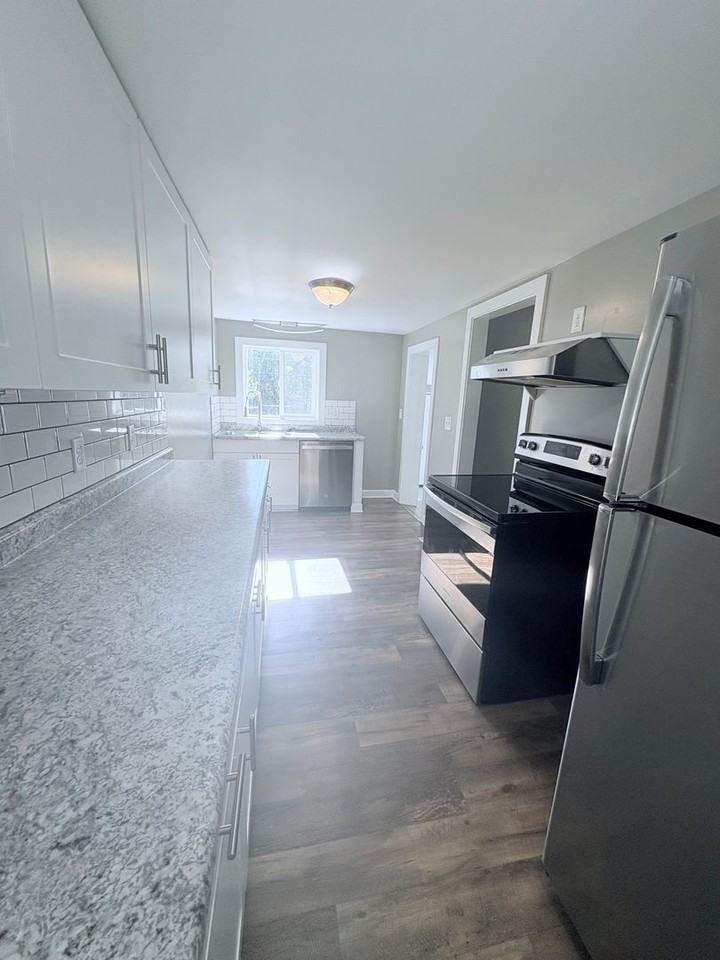 78 Oak St - Photo 3 of 16