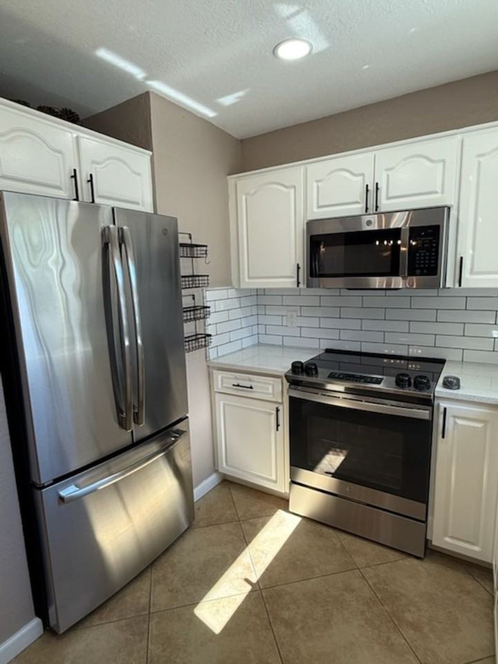 4427 Tuna Dr - Photo 4 of 18