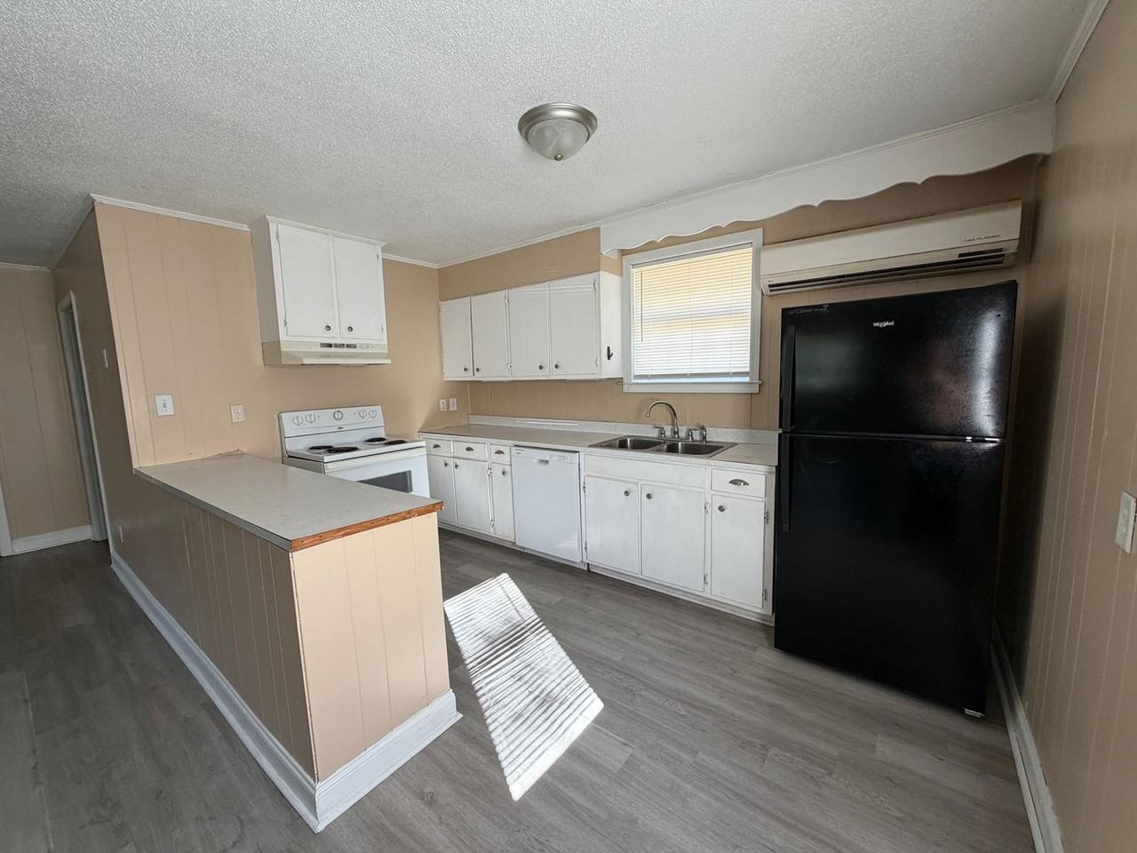 2913 Ladd Springs Rd Se - Photo 3 of 9