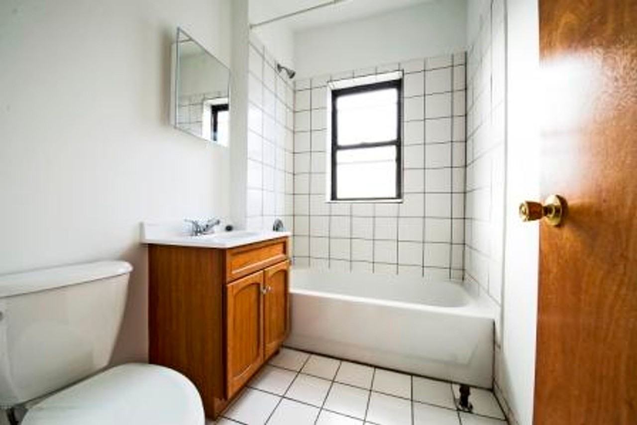 8159 S Drexel Ave 900 - Photo 2 of 12