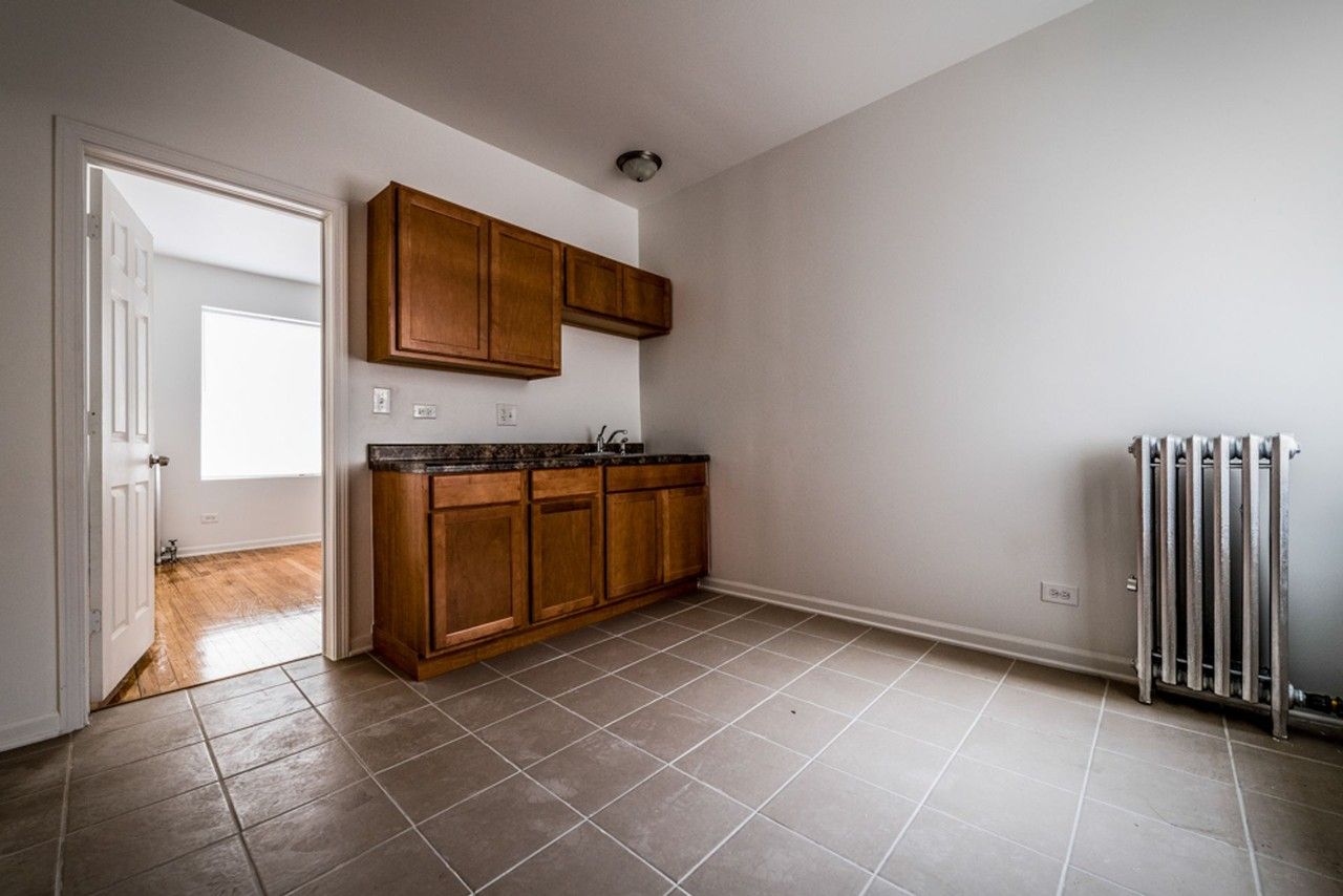 1807 S St Louis - Photo 3 of 14