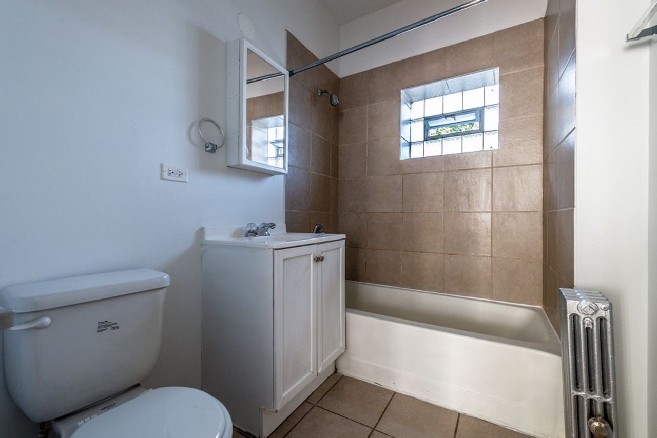 6923-25 S Indiana Ave Chicago, IL 60637 - Photo 2 of 17