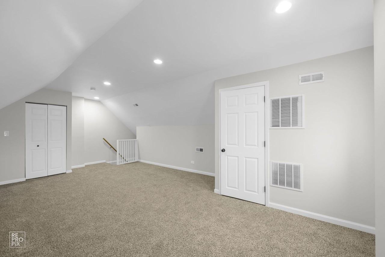 2542 S Trumbull Chicago, IL 60623 - Photo 3 of 21