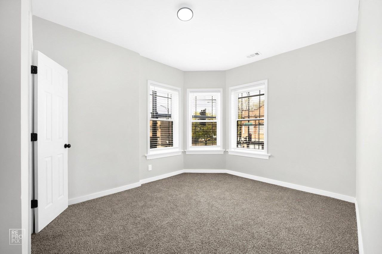 5749 W Chicago Ave Chicago, IL 60651 - Photo 2 of 17