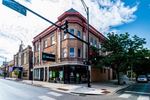 featured image of 5749 W Chicago Ave