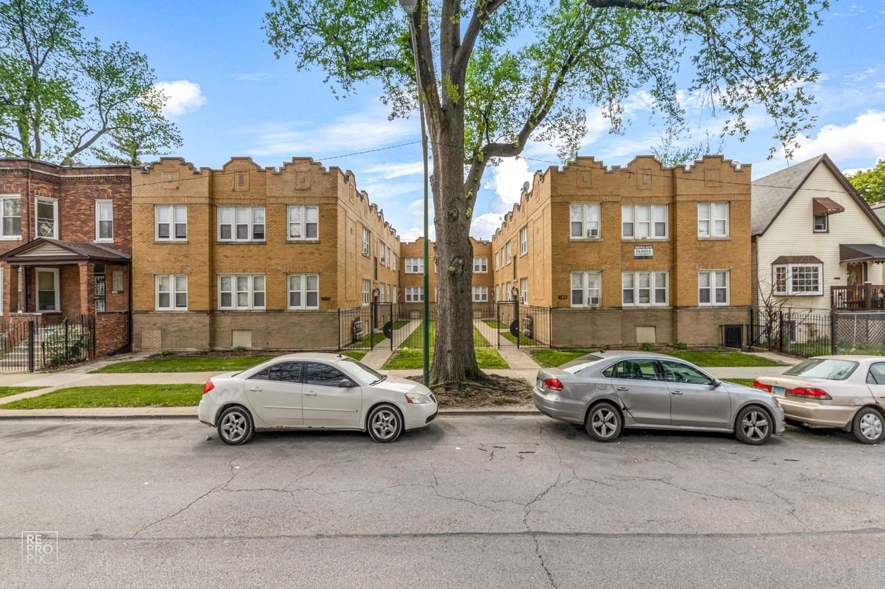 1042 N Leamington Ave Chicago, IL 60651 - Photo 4 of 21