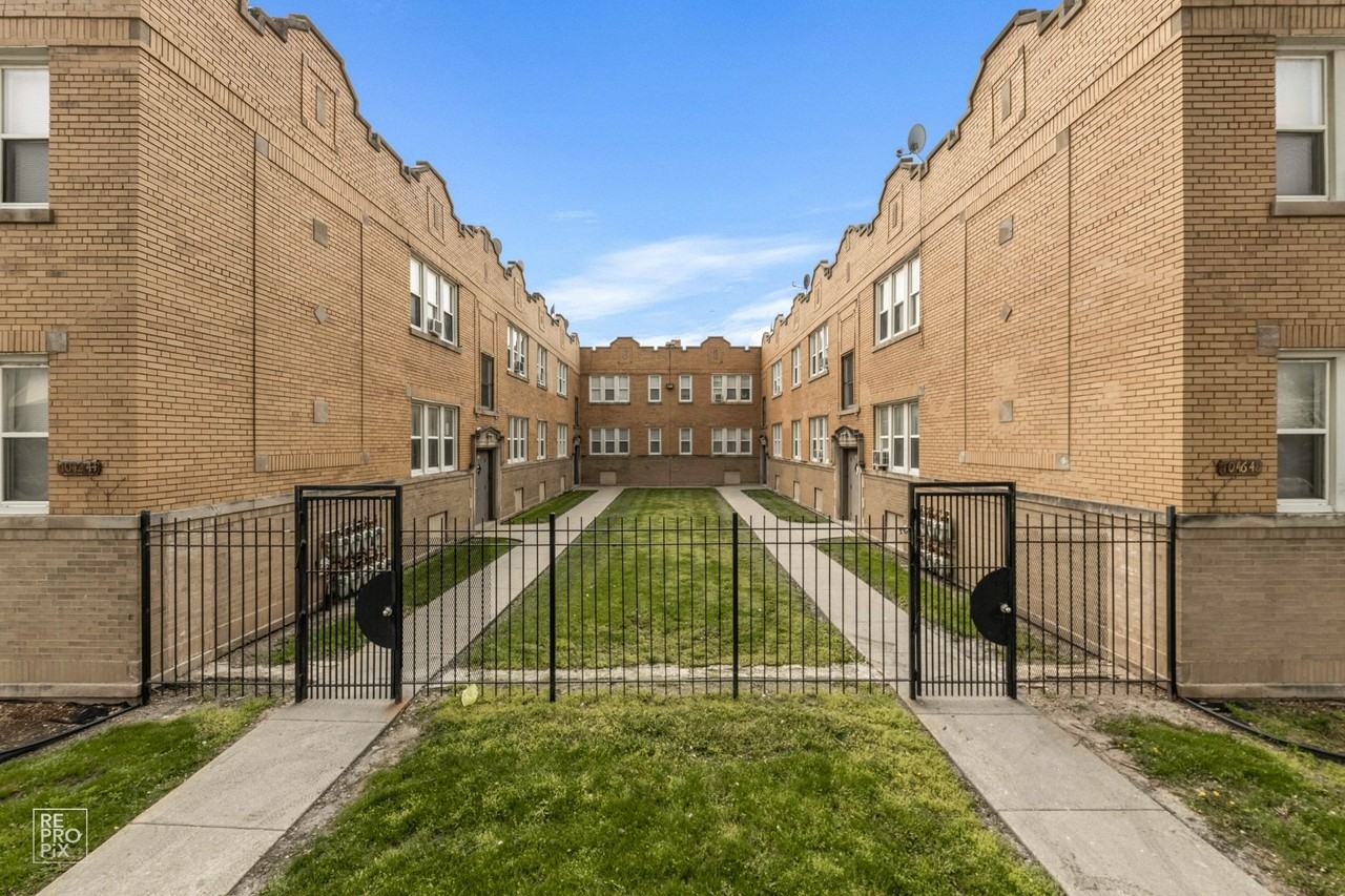 1042 N Leamington Ave Chicago, IL 60651 - Photo 6 of 21