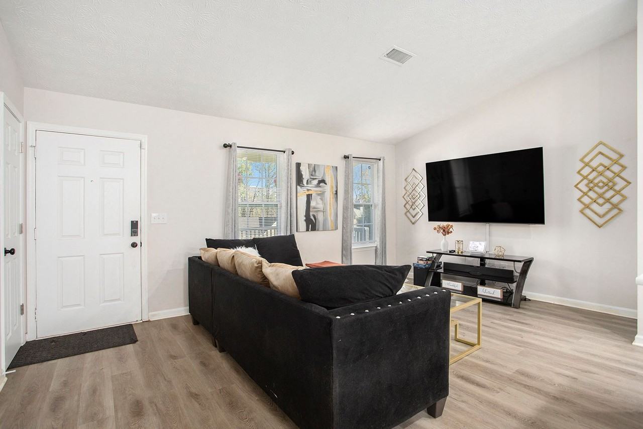 5656 La Fleur Trl - Photo 2 of 16