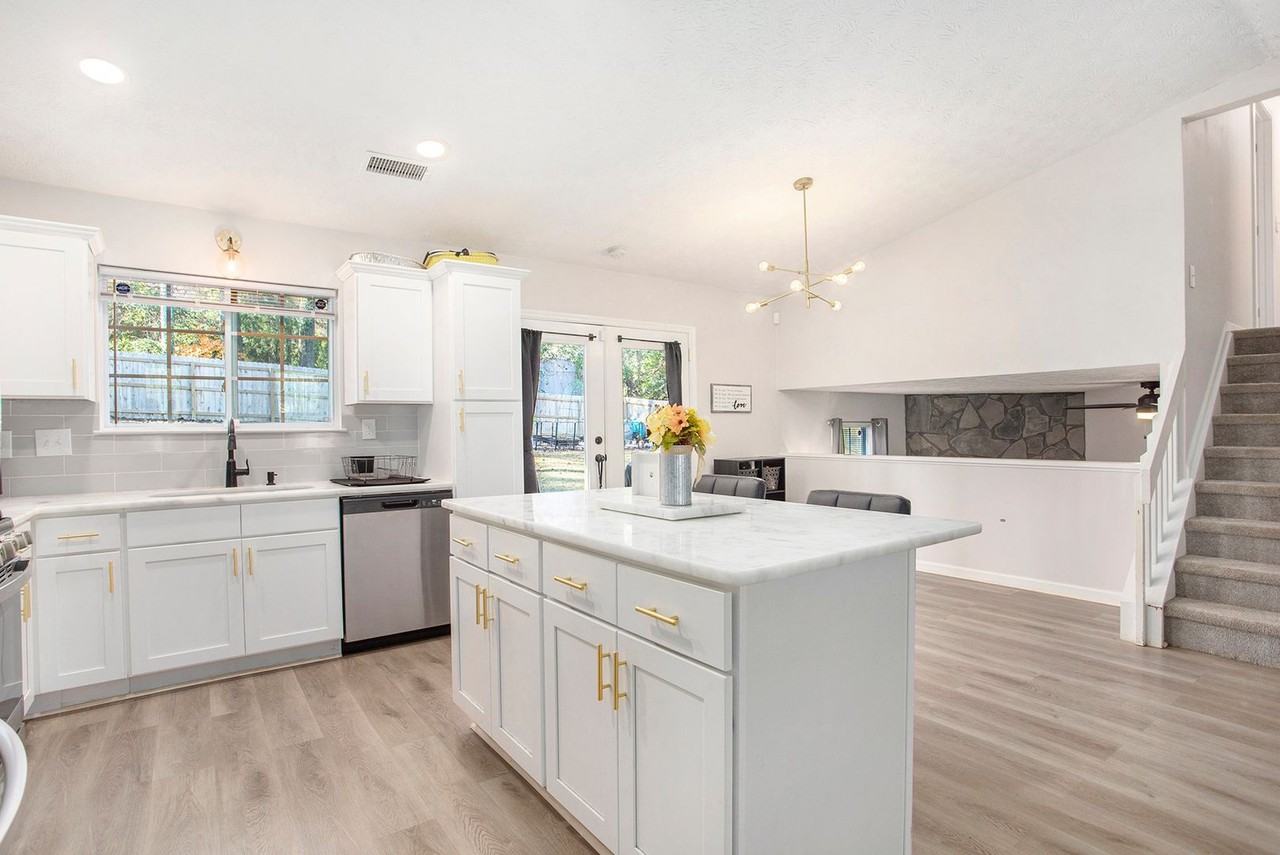 5656 La Fleur Trl - Photo 3 of 16