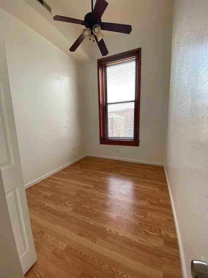 117 W Washington St - Photo 6 of 6