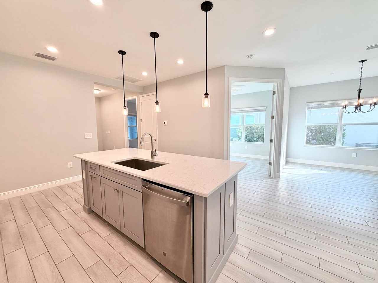 2425 Ariane Dr - Photo 6 of 23