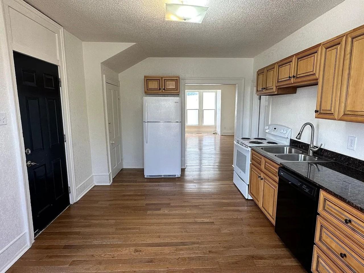 404 SOUTH MARION - Photo 4 of 50