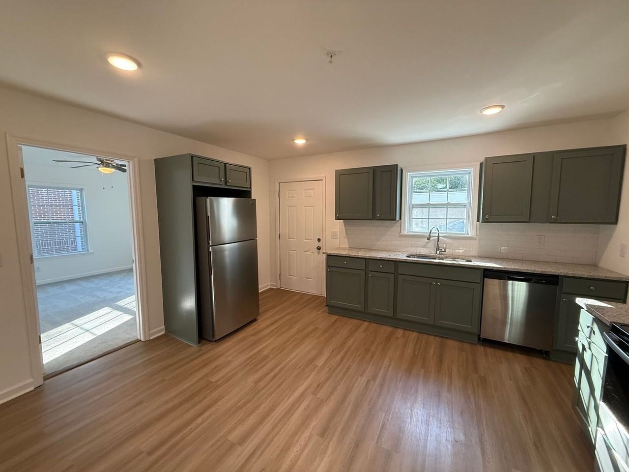 208 Meadow St #A - Photo 4 of 21