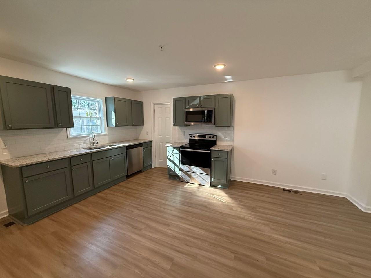 208 Meadow St #A - Photo 5 of 21