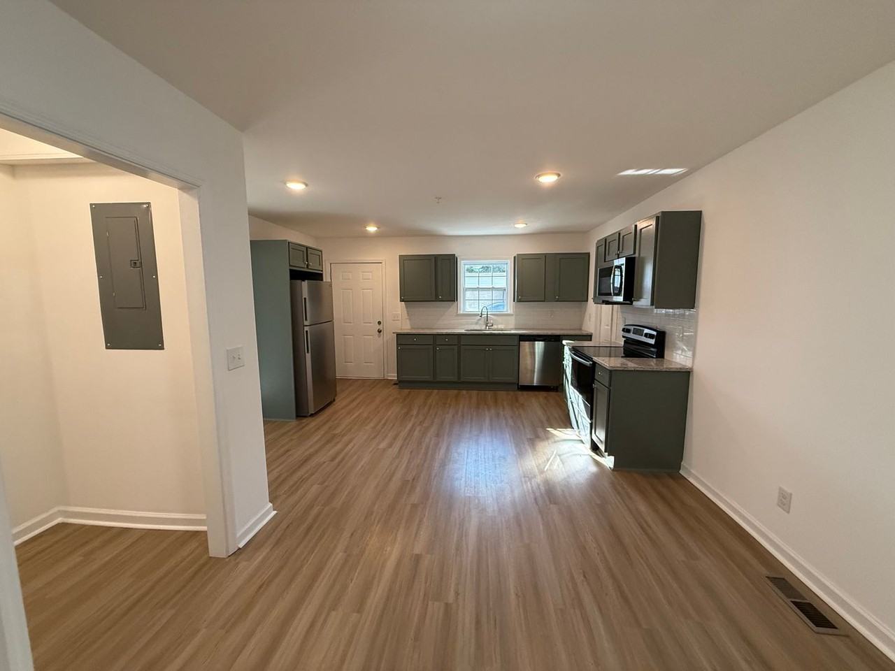 208 Meadow St #A - Photo 7 of 21