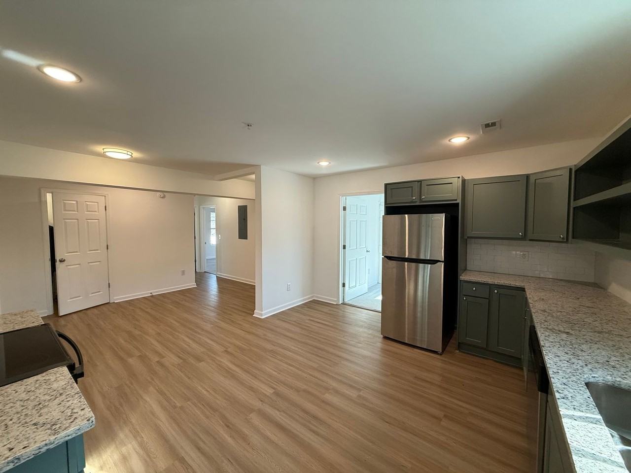 208 Meadow St #C - Photo 4 of 18