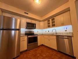 featured image of 15 Forest Glen Cir #6