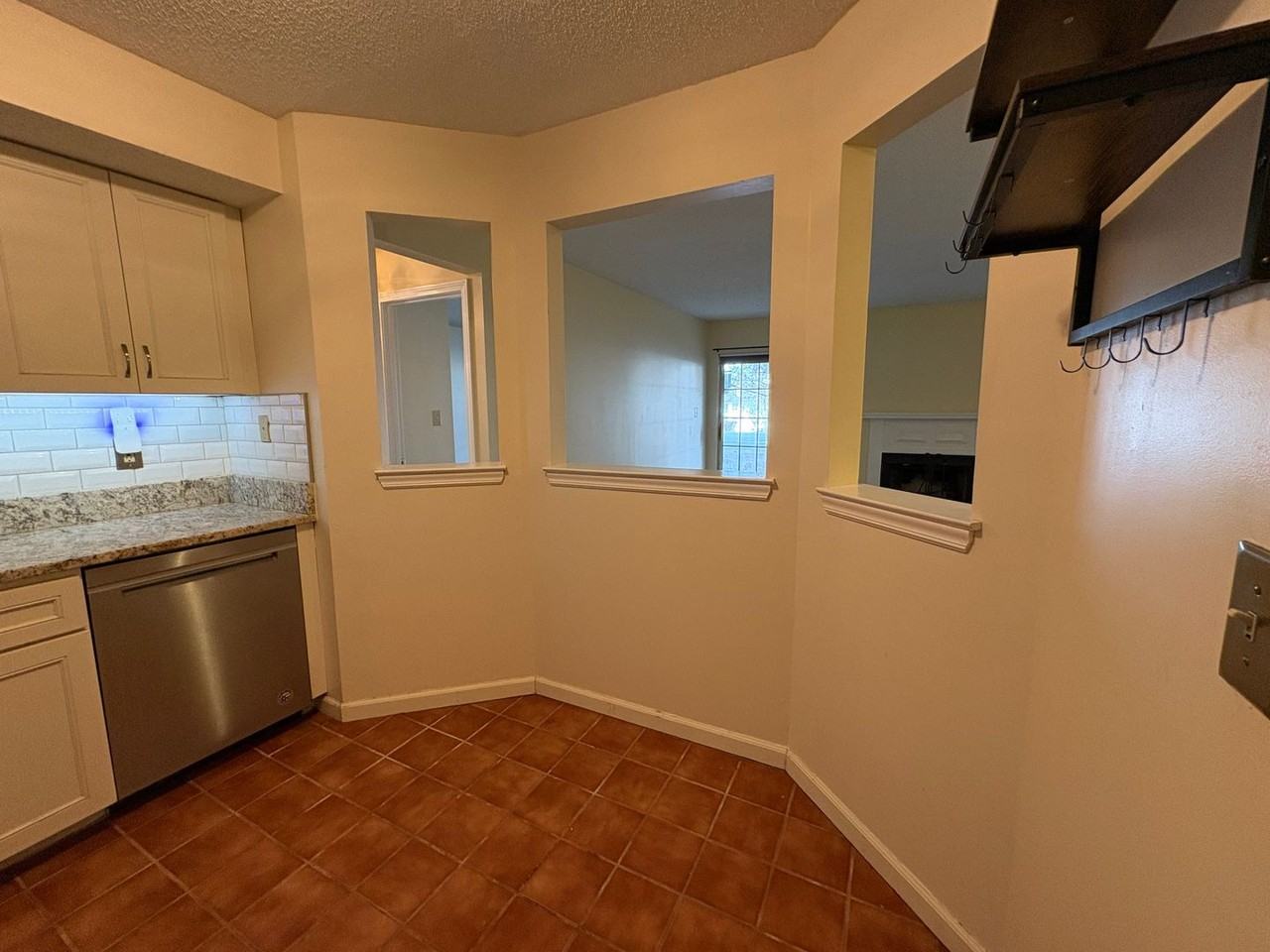 15 Forest Glen Cir #6 - Photo 4 of 13