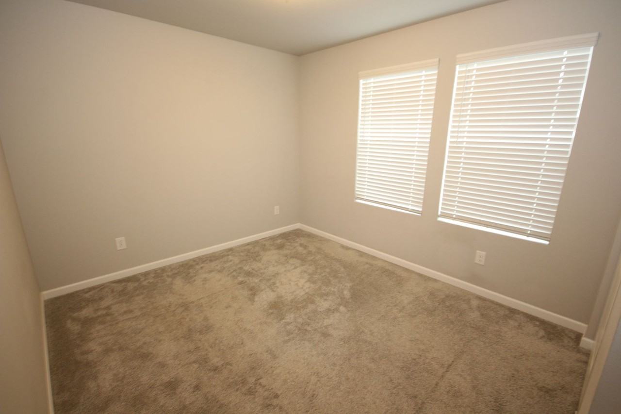 8419 27th Street Ct E - Photo 6 of 17