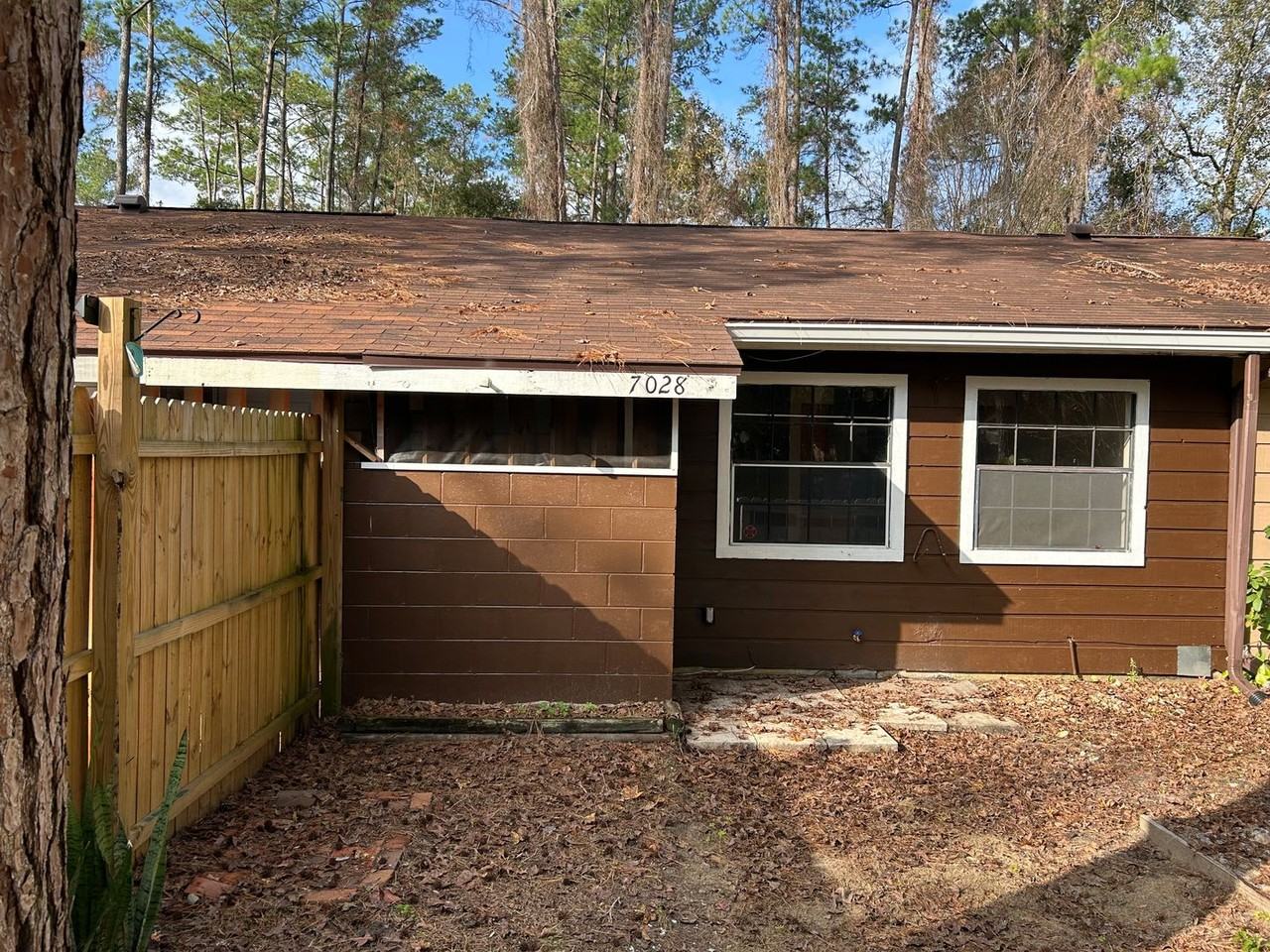7028 Sw 46th Ave - Photo 2 of 19