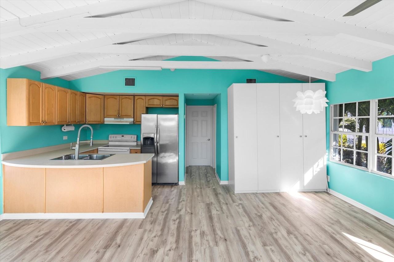 23930 Overseas Hwy - Photo 3 of 22