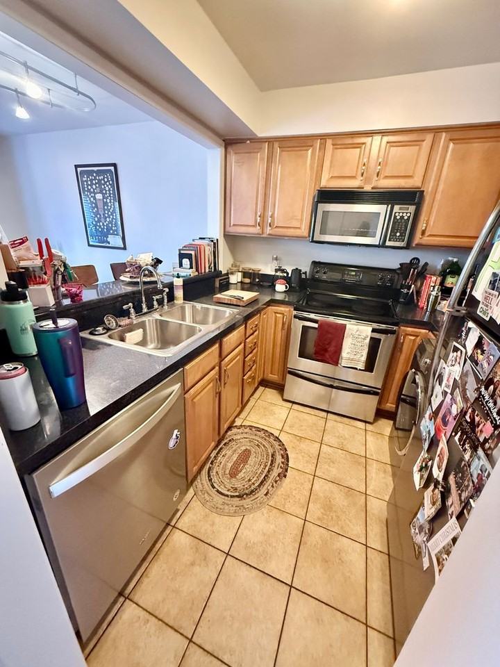 2116 Hobbs Rd - Photo 6 of 25