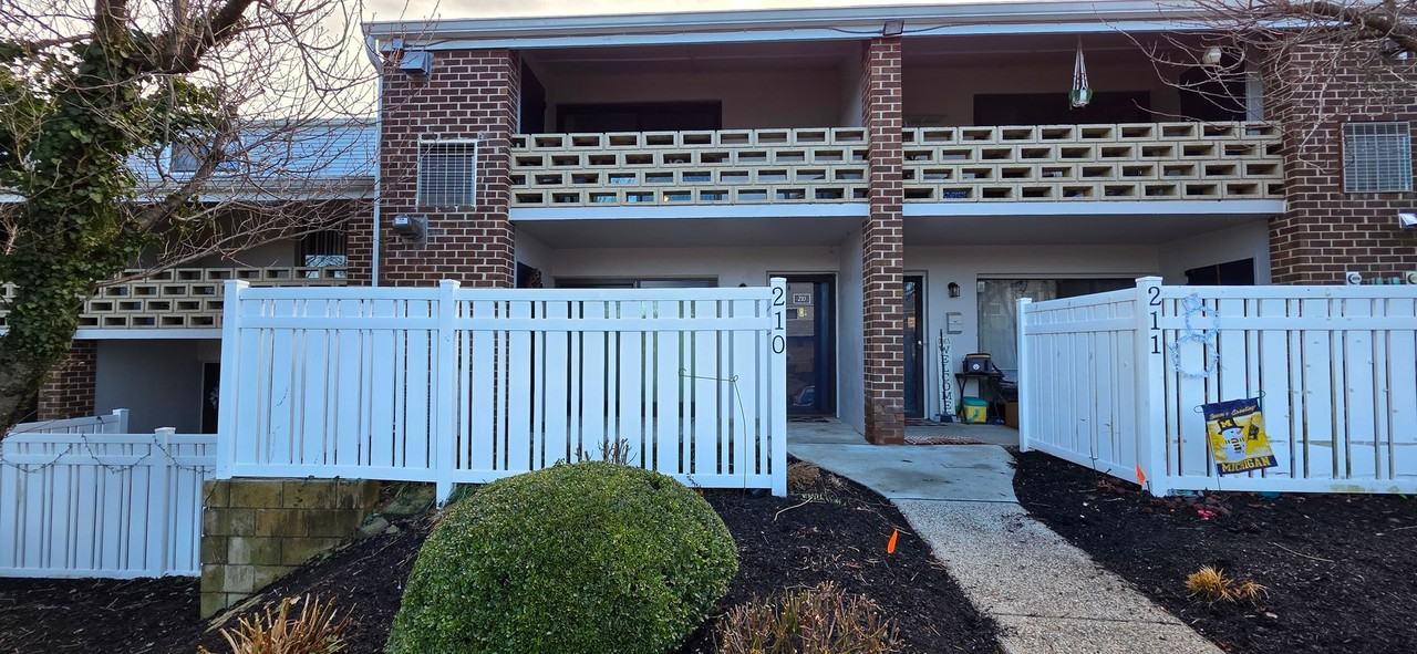 210 Stony Way - Photo 2 of 11