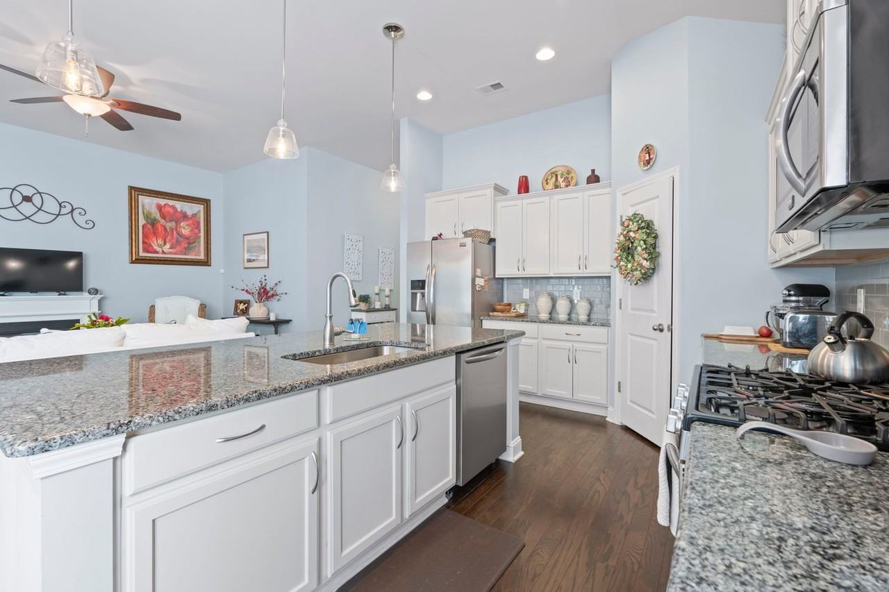 308 Firenze Loop - Photo 5 of 25