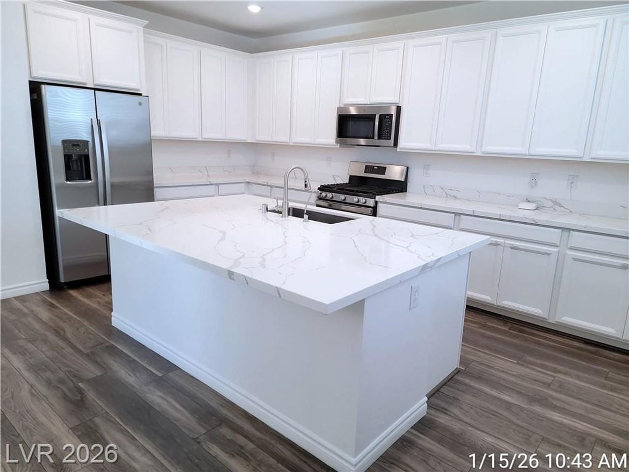 2924 Gaffer Film St - Photo 3 of 42